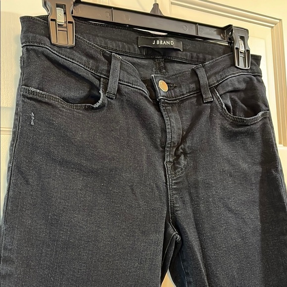 J Brand Black Blackout Denim Skinny Jeans with Raw Hems - Size 28 - Picture 5 of 11